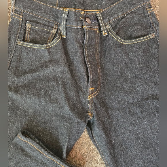 HOST PICK! ๐๐LEVIS NWT DARK 501 W30/L32 - Picture 2 of 6